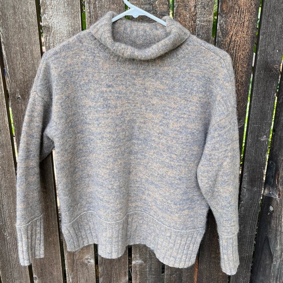 Charter Club Luxery 100% Cashmere Turtleneck Crop Sweater In Gray & Tan Sz M/L - Picture 6 of 13